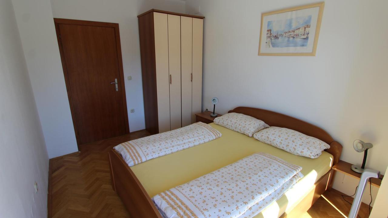 Apartmani Totić Malinska Zewnętrze zdjęcie