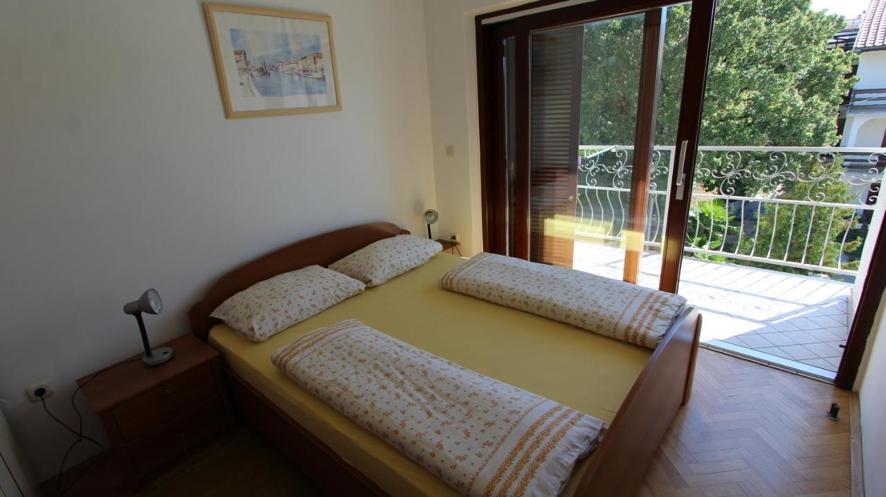 Apartmani Totić Malinska Zewnętrze zdjęcie