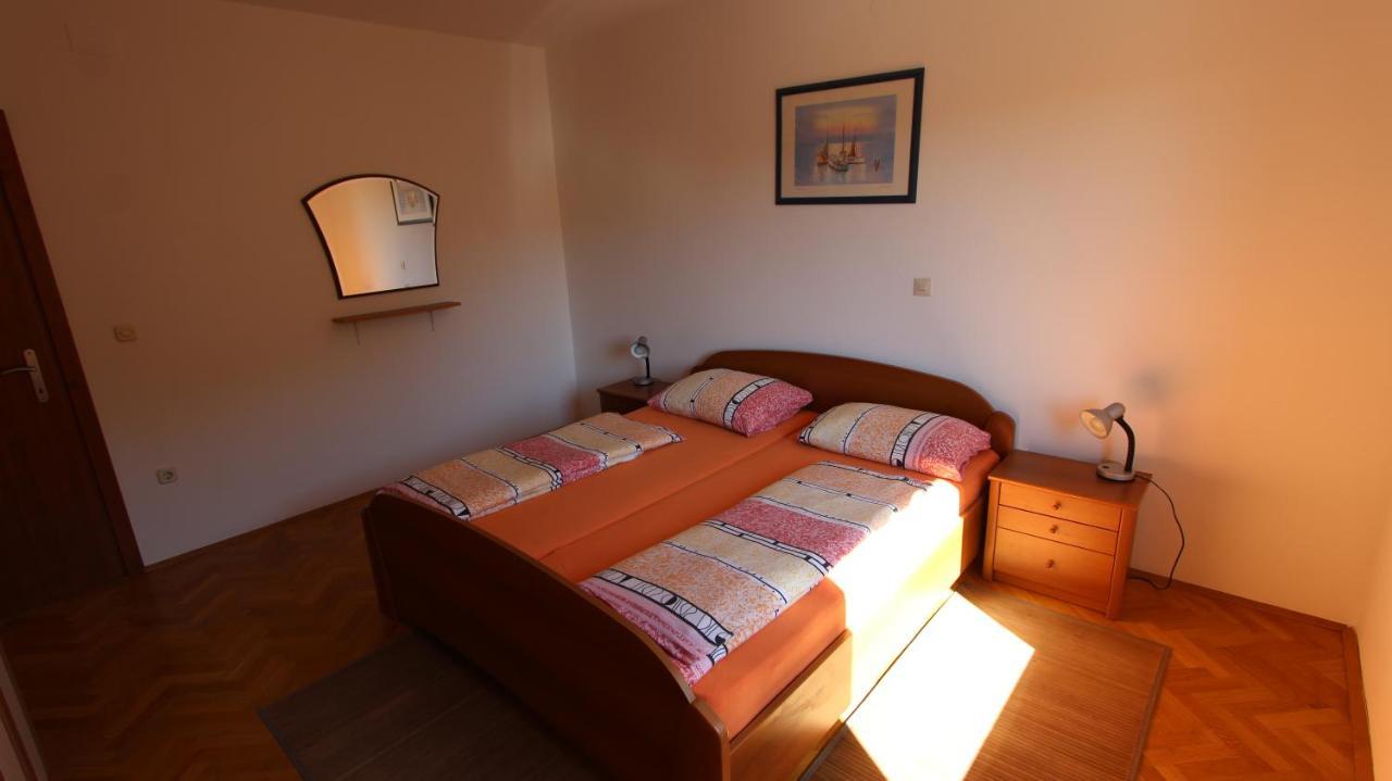 Apartmani Totić Malinska Zewnętrze zdjęcie
