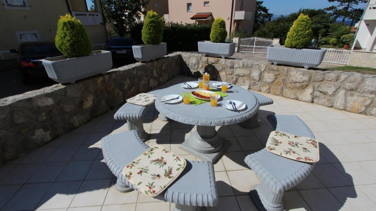 Apartmani Totić Malinska Zewnętrze zdjęcie