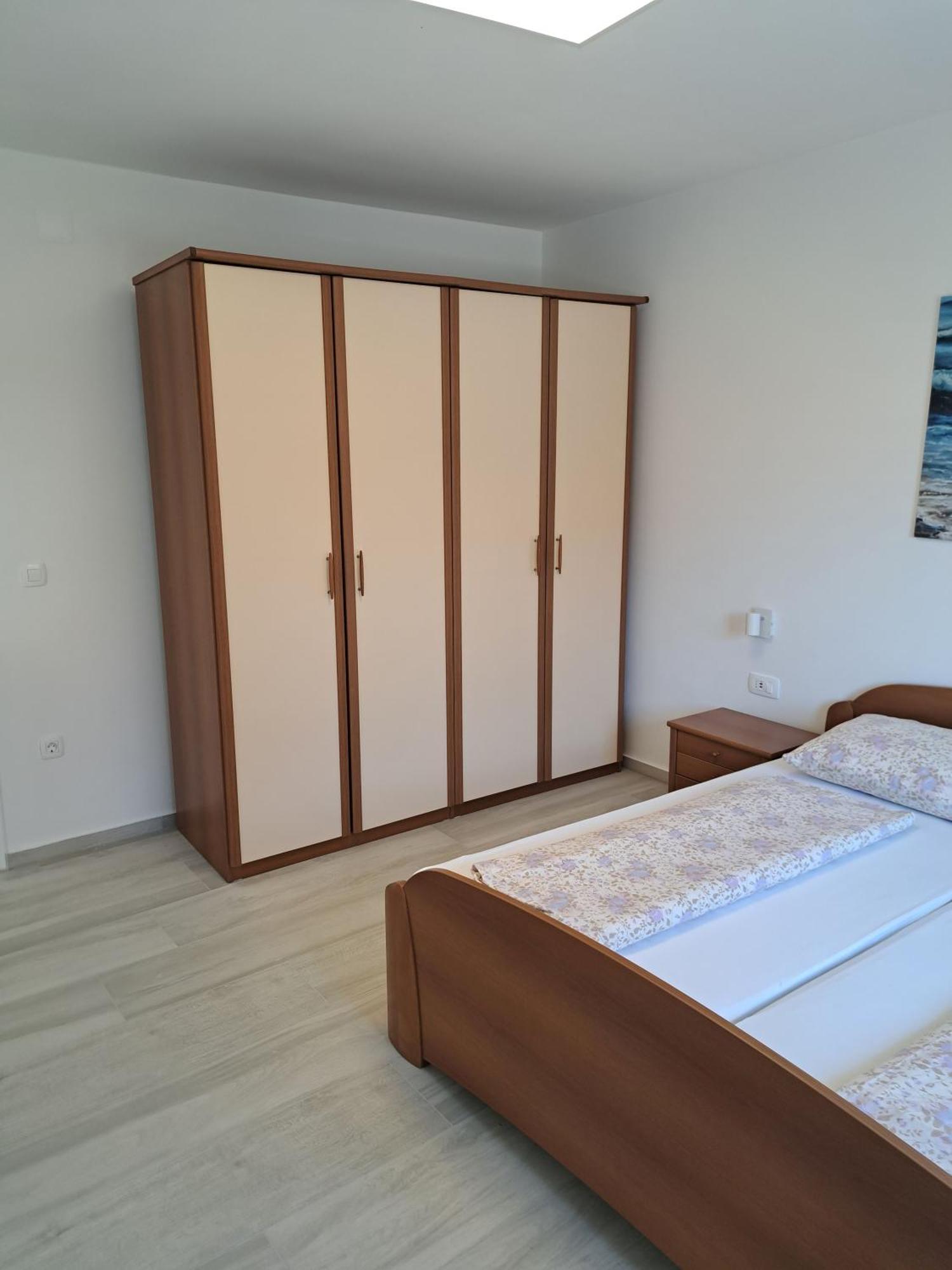Apartmani Totić Malinska Zewnętrze zdjęcie