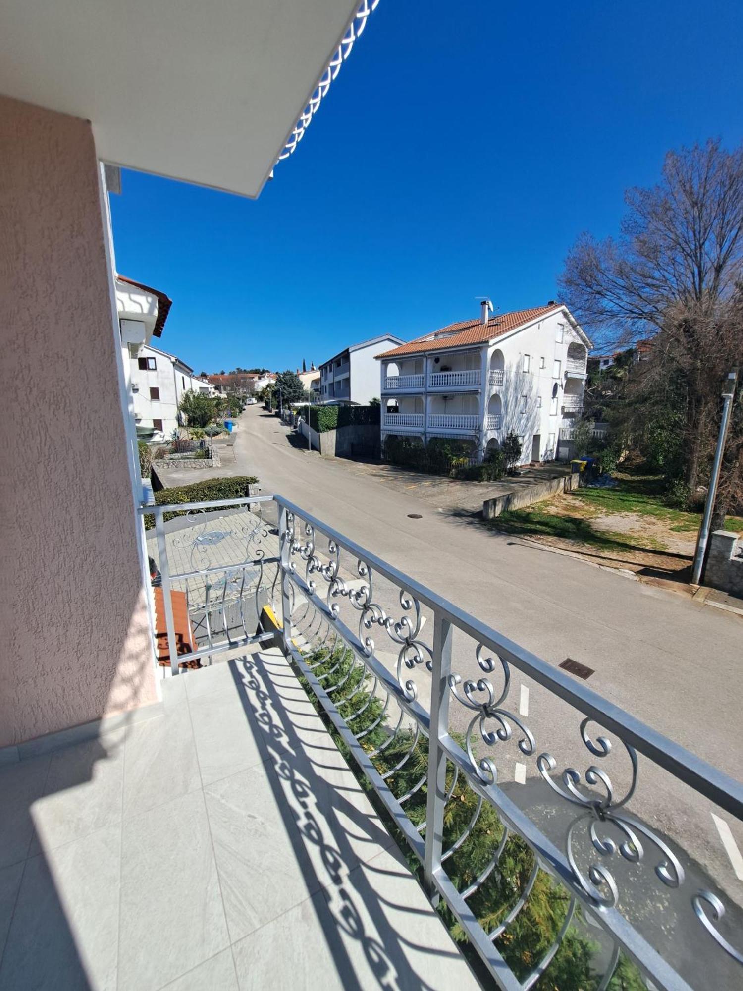 Apartmani Totić Malinska Zewnętrze zdjęcie