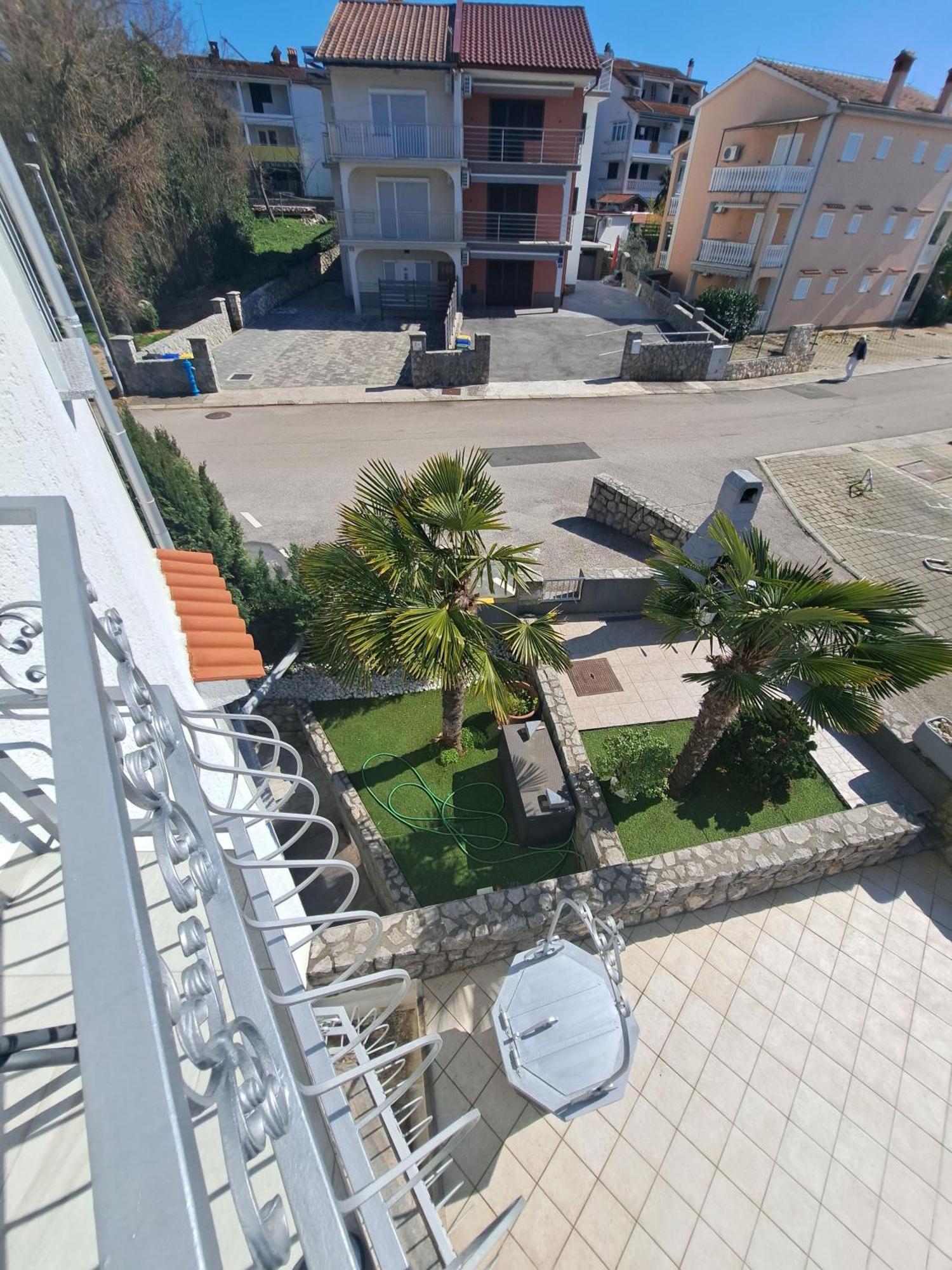 Apartmani Totić Malinska Zewnętrze zdjęcie